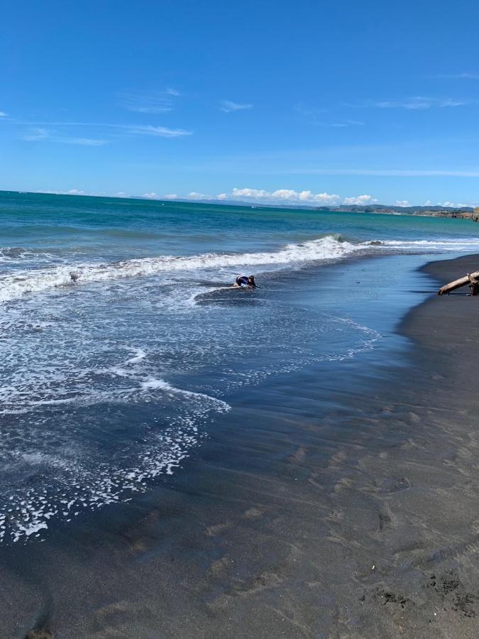 Urenui Beach Bach المظهر الخارجي الصورة